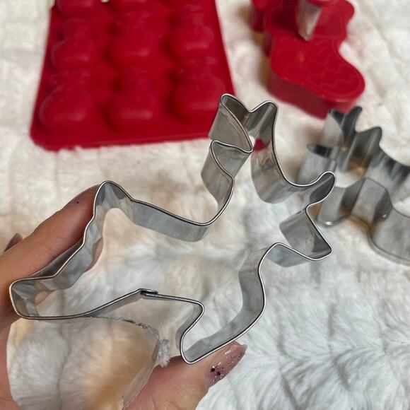 CELEBRATION Cookie Cutters Baking Molds Kitchen Cute Stocking‎ Reindeer Snowman - Picture 5 of 5